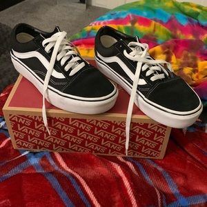 Black and White Vans womens size 8